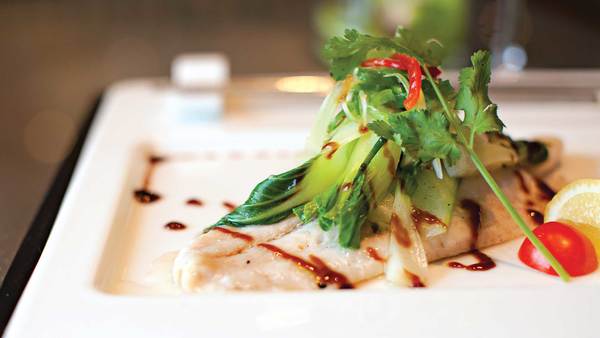 Holland America Koningsdam Dining CG_1920x1080.jpg